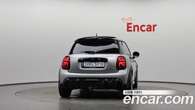 Mini Cooper S 2024 — ფოტო 4/20