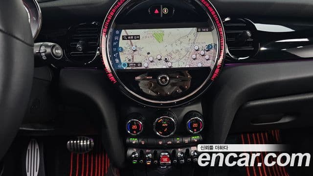 Mini Cooper S 2024 — ფოტო 13/20