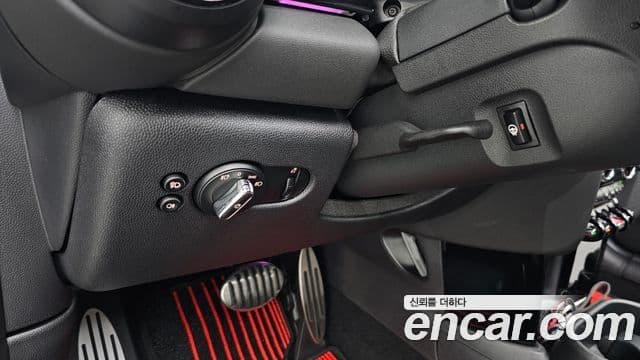 Mini Cooper S 2024 — ფოტო 18/20