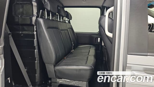Hyundai Staria 2022 — ფოტო 11/20