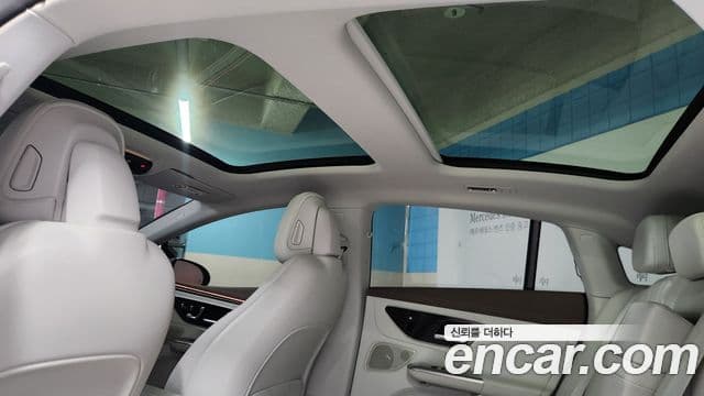 Mercedes-Benz EQE 2024 — ფოტო 13/20