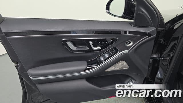 Mercedes-Benz S-Class 2021 — Photo 3/37
