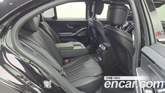 Mercedes-Benz S-Class 2021 — Photo 26/37