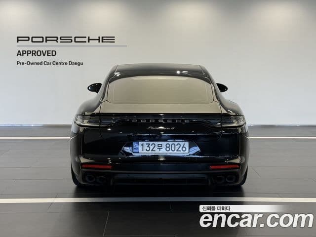 Porsche Panamera 2023 — ფოტო 13/20