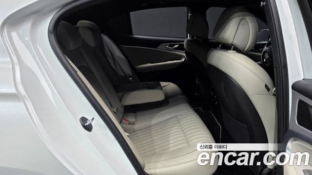 Genesis G70 2021 — ფოტო 12/20