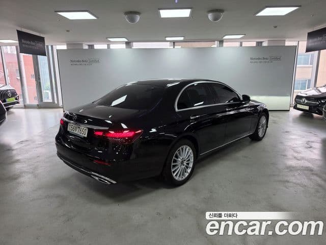 Mercedes-Benz E-Class 2023 — ფოტო 1/18