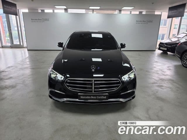 Mercedes-Benz E-Class 2023 — ფოტო 2/18