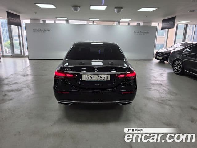 Mercedes-Benz E-Class 2023 — ფოტო 3/18
