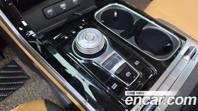 Kia Carnival 2023 — ფოტო 9/20