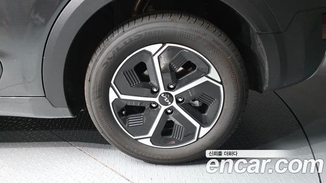 Kia Niro 2025 — Фото 5/20