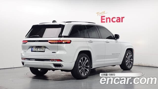 Jeep Grand Cherokee 2022 — фото 2 из 20