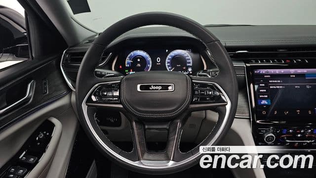 Jeep Grand Cherokee 2022 — Şəkil 13/20