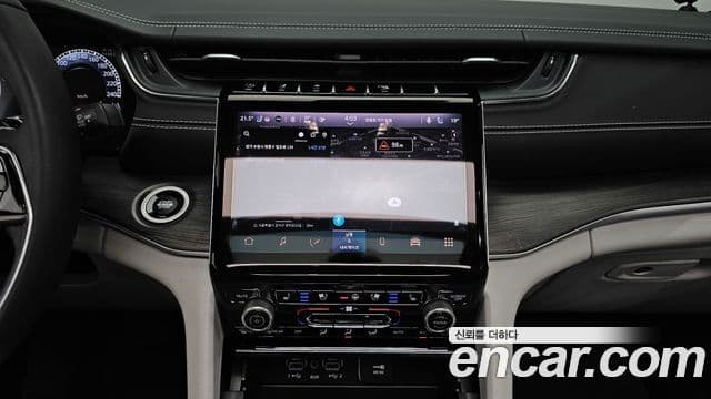 Jeep Grand Cherokee 2022 — Şəkil 14/20