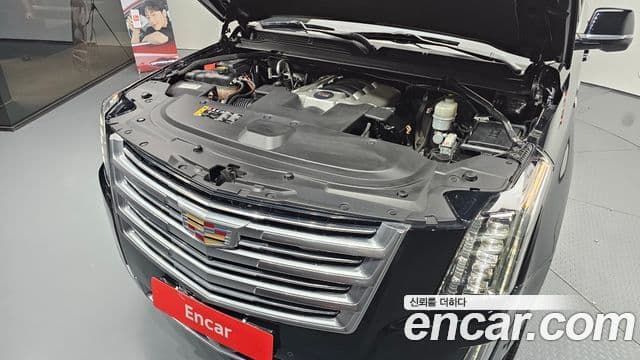 Cadillac Escalade 2019 — ფოტო 6/20