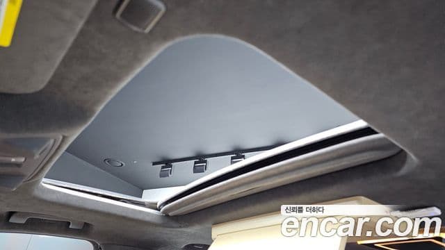 Cadillac Escalade 2019 — ფოტო 18/20