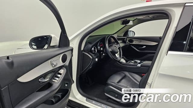 Mercedes-Benz GLC-Class 2018 — Şəkil 10/20
