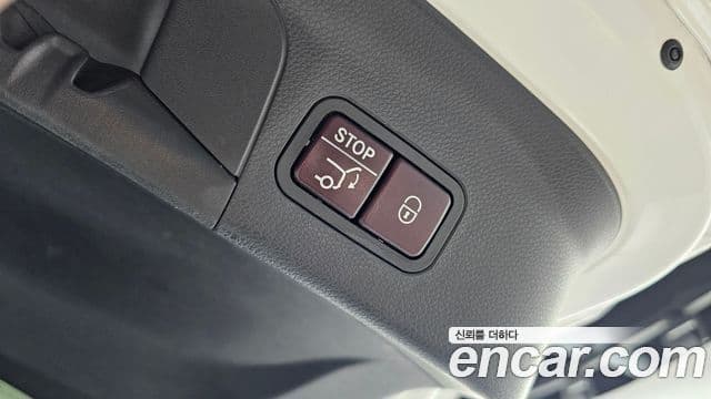 Mercedes-Benz GLC-Class 2018 — Şəkil 16/20