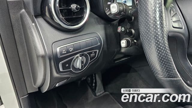 Mercedes-Benz GLC-Class 2018 — Şəkil 18/20