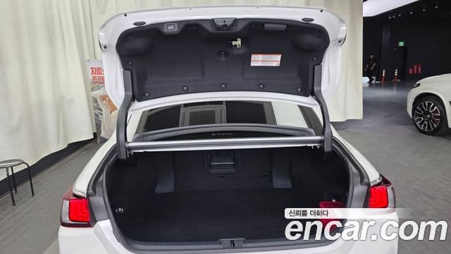 Lexus ES300h 2025 — фото 20 из 20