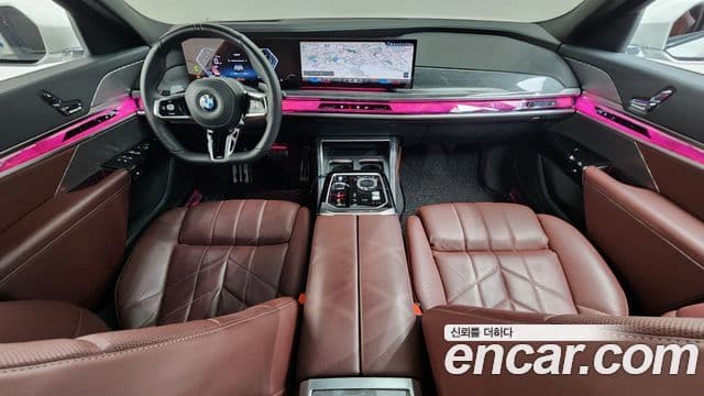 BMW 7 Series 2024 — Photo 10/36