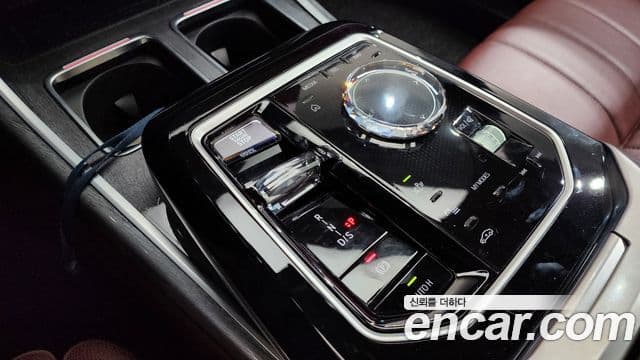 BMW 7 Series 2024 — Photo 29/36