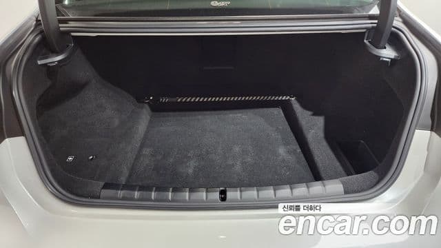 BMW 7 Series 2024 — Photo 23/36