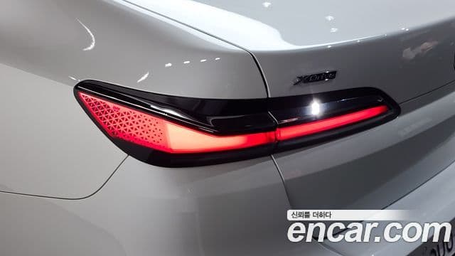 BMW 7 Series 2024 — Photo 14/36