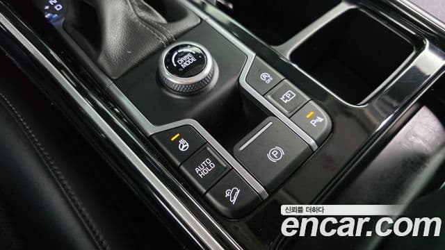 Kia Sorento 2021 — ფოტო 17/20