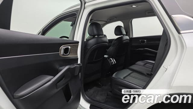 Kia Sorento 2021 — ფოტო 18/20