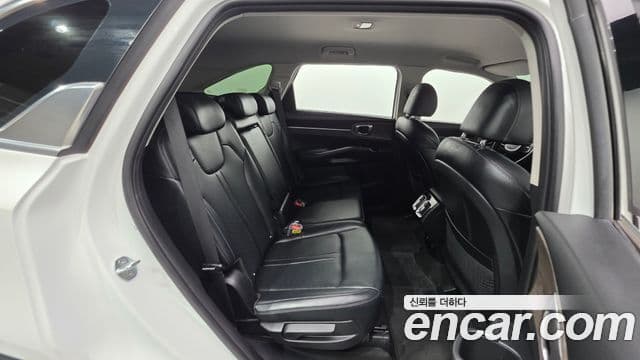 Kia Sorento 2021 — ფოტო 19/20