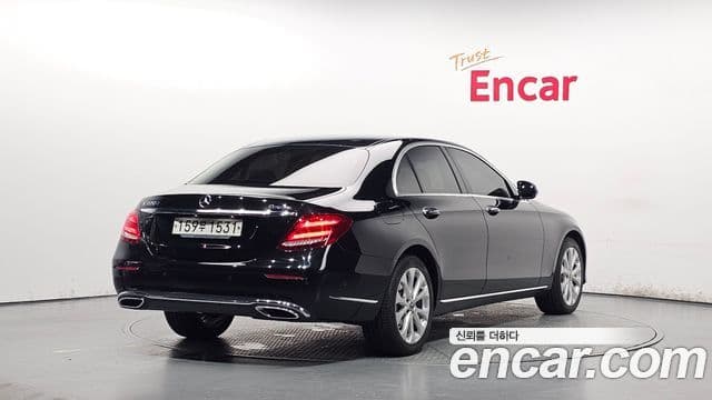 Mercedes-Benz E-Class 2020 — ფოტო 2/20