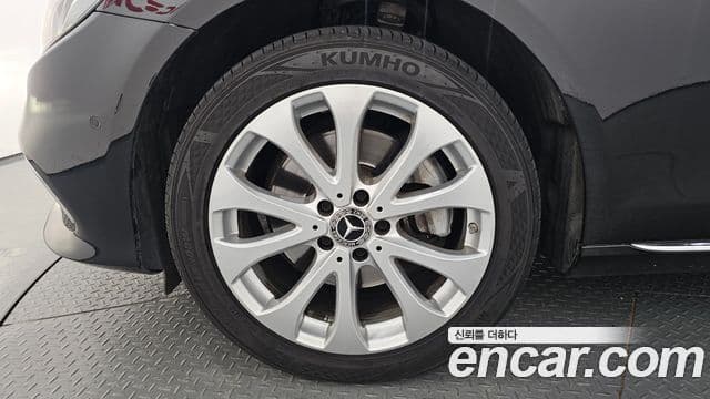 Mercedes-Benz E-Class 2020 — ფოტო 5/20