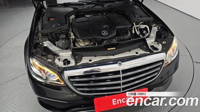 Mercedes-Benz E-Class 2020 — ფოტო 6/20