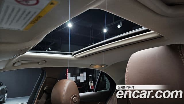 Mercedes-Benz E-Class 2020 — ფოტო 19/20