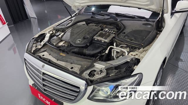 Mercedes-Benz E-Class 2019 — Фото 6/20