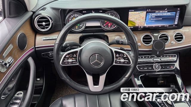 Mercedes-Benz E-Class 2019 — Фото 13/20
