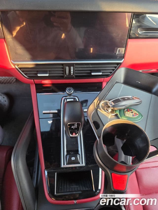 Porsche Cayenne 2022 — ფოტო 9/13