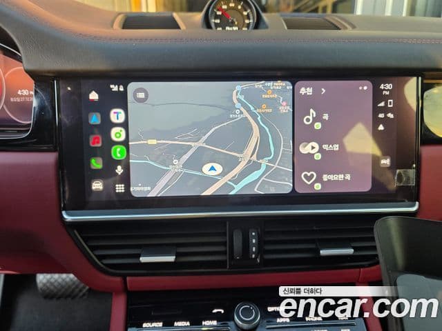 Porsche Cayenne 2022 — ფოტო 13/13