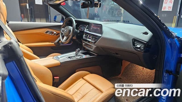 BMW Z4 2019 — Фото 11/20