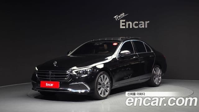 Mercedes-Benz E-Class 2022 — ფოტო 20/20