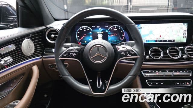 Mercedes-Benz E-Class 2022 — ფოტო 12/20