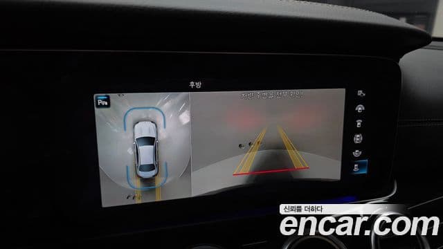 Mercedes-Benz E-Class 2022 — ფოტო 14/20