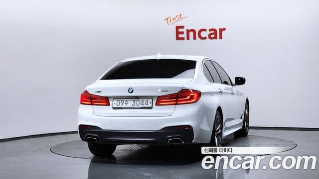 BMW 5 Series 2018 — ფოტო 4/20