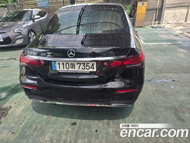 Mercedes-Benz E-Class 2022 — Şəkil 3/10