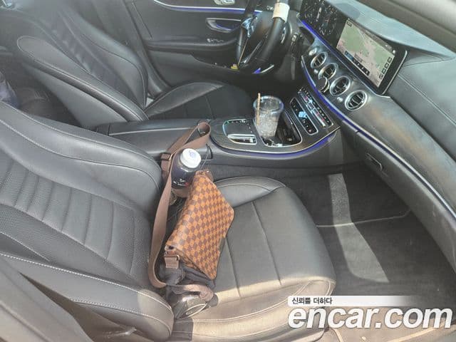 Mercedes-Benz E-Class 2022 — Şəkil 9/10