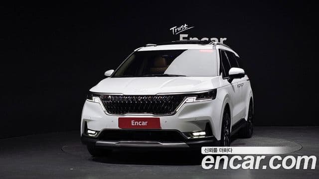 Kia Carnival 2023 — ფოტო 3/20
