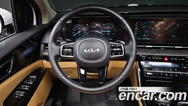 Kia Carnival 2023 — ფოტო 11/20