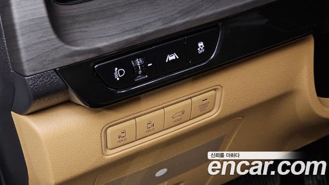 Kia Carnival 2023 — ფოტო 12/20
