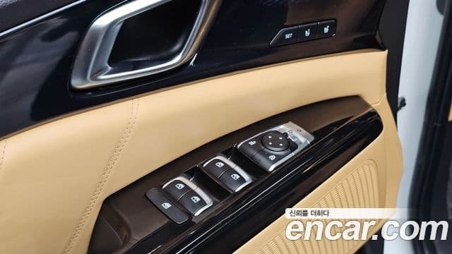 Kia Carnival 2023 — ფოტო 20/20