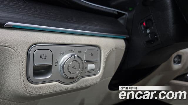 Mercedes-Benz GLE-Class 2023 — Фото 14/20